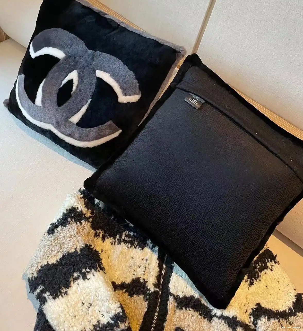 SUITCASE EMBOSSED HORIZON CUSTOM MONOGRAM 37L 55 CABIN 0706